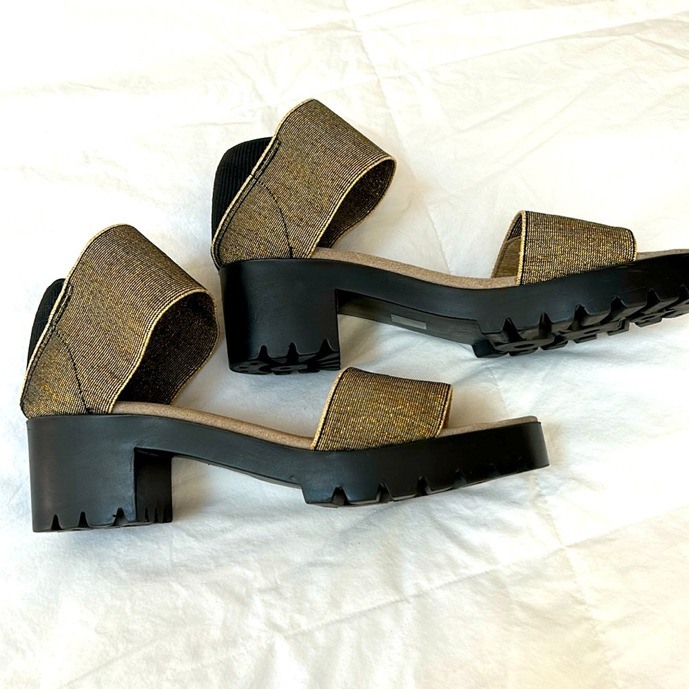 Gold Stretchy Band Shoes size 8
